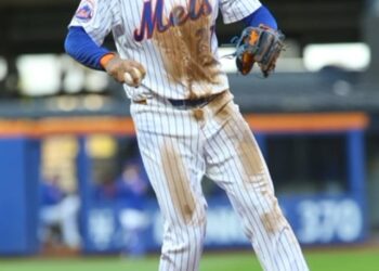Los Mets de New York sorprenden a los Phillies de Philadelphia ganando el primer juego de la Serie Divisional 6-2, otra vez viniendo de atrás.