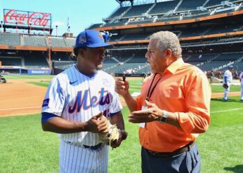 Pedro Martínez volvió al Citifield, para el juego de leyenda